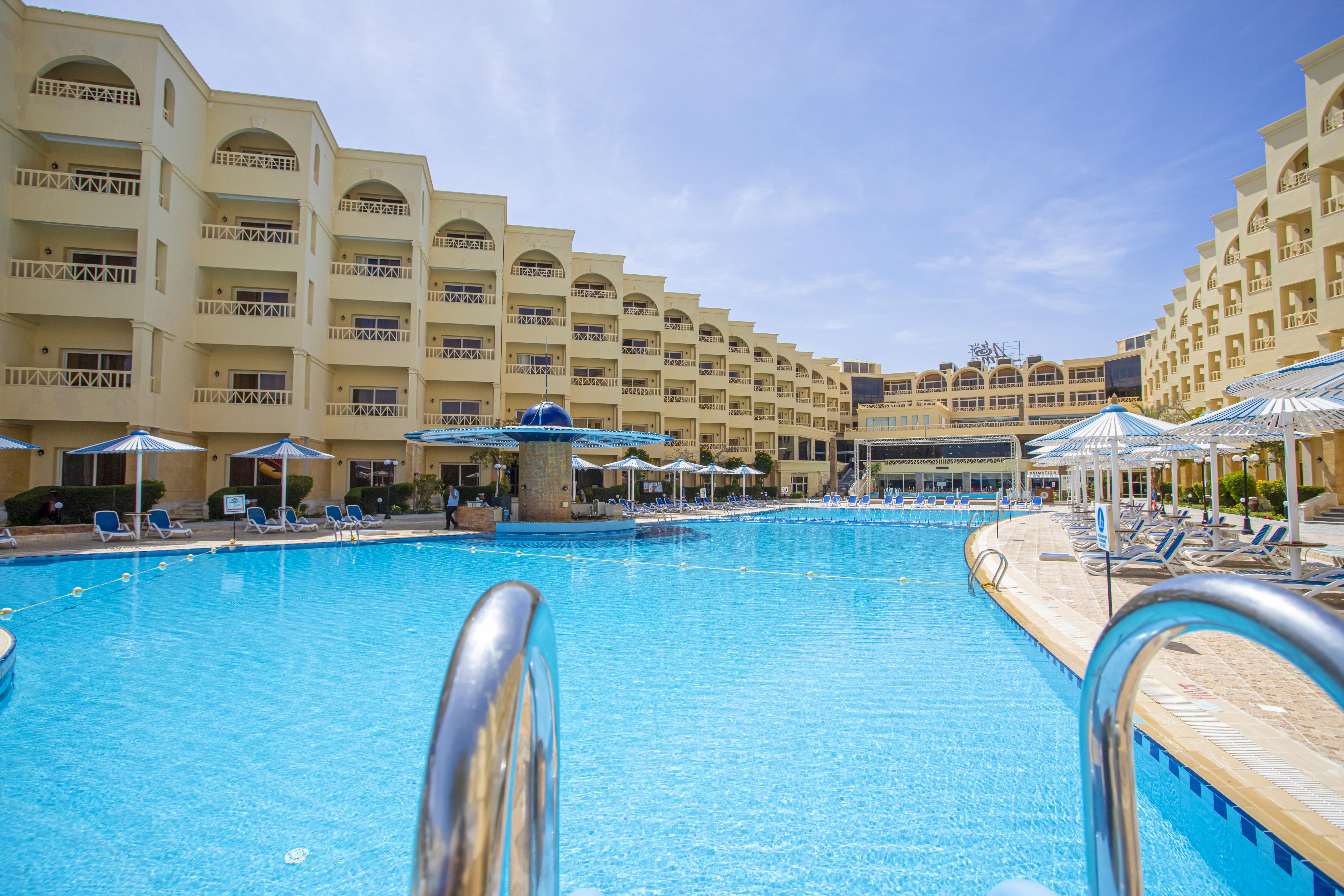 Amc Royal Hotel & Spa Hurghada Exterior photo